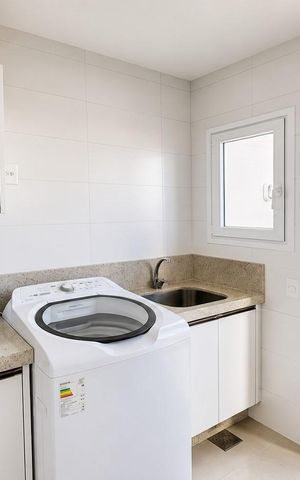 Casa para alugar com 352m², 4 quartos e 2 vagas Casa para alugar com 352m², 4 quartos e 2 vagasÁrea de serviço