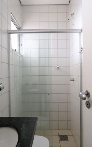 Casa para alugar com 900m², 4 quartos e 5 vagasBanheiro de serviço