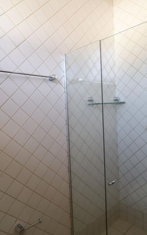 Casa para alugar com 900m², 4 quartos e 5 vagasBanheiro do Quarto 1