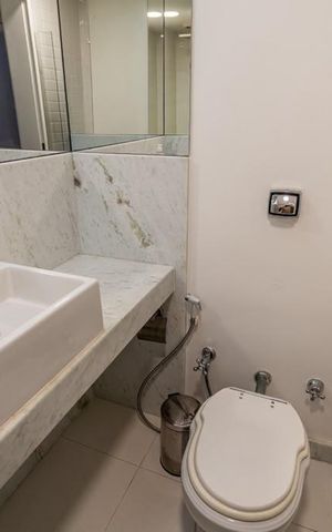 Apartamento para alugar com 125m², 4 quartos e 2 vagas Apartamento para alugar com 125m², 4 quartos e 2 vagasBanheiro