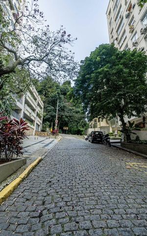 Apartamento para alugar com 125m², 4 quartos e 2 vagas Apartamento para alugar com 125m², 4 quartos e 2 vagasFachada