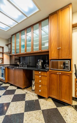 Apartamento para alugar com 125m², 4 quartos e 2 vagas Apartamento para alugar com 125m², 4 quartos e 2 vagasCozinha