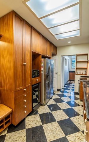 Apartamento para alugar com 125m², 4 quartos e 2 vagas Apartamento para alugar com 125m², 4 quartos e 2 vagasCozinha