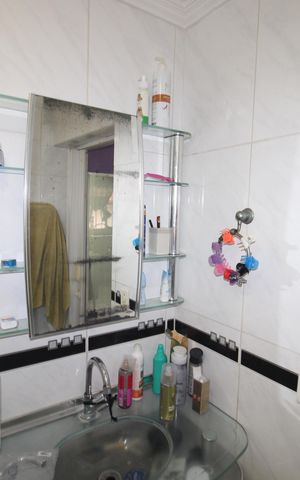 Casa à venda com 184m², 3 quartos e 3 vagasCasa 2 - Banheiro social