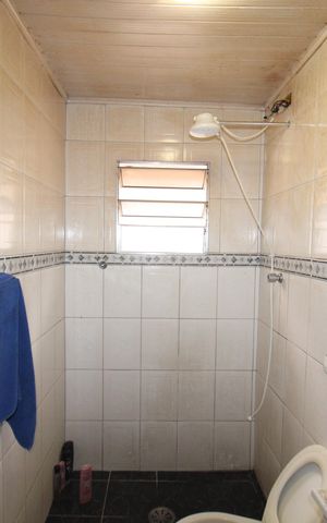 Casa à venda com 184m², 3 quartos e 3 vagasCasa 1 - Banheiro social