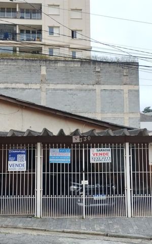 Casa à venda com 184m², 3 quartos e 3 vagas Casa à venda com 184m², 3 quartos e 3 vagasFachada