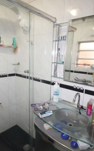 Casa à venda com 184m², 3 quartos e 3 vagasCasa 2 - Banheiro social