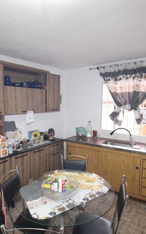 Casa à venda com 184m², 3 quartos e 3 vagasCasa 2 - Cozinha