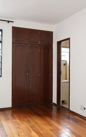Apartamento à venda com 145m², 4 quartos e 2 vagas Apartamento à venda com 145m², 4 quartos e 2 vagasSuíte