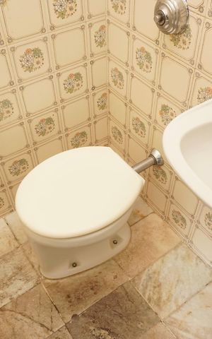 Apartamento à venda com 145m², 4 quartos e 2 vagas Apartamento à venda com 145m², 4 quartos e 2 vagasDependências de Serviço