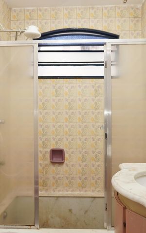 Apartamento à venda com 145m², 4 quartos e 2 vagas Apartamento à venda com 145m², 4 quartos e 2 vagasBanheiro Social