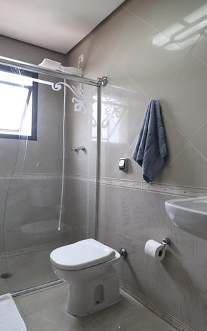Apartamento à venda com 127m², 3 quartos e 2 vagas Apartamento à venda com 127m², 3 quartos e 2 vagasBanheiro