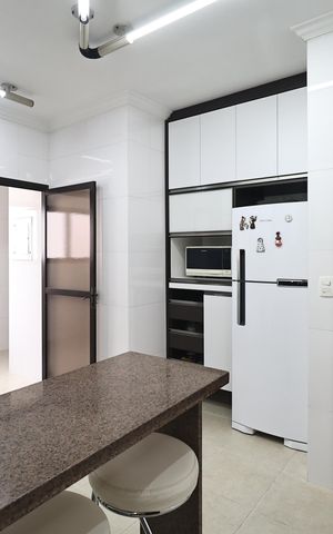 Apartamento à venda com 127m², 3 quartos e 2 vagas Apartamento à venda com 127m², 3 quartos e 2 vagasCozinha
