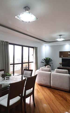 Apartamento à venda com 127m², 3 quartos e 2 vagas Apartamento à venda com 127m², 3 quartos e 2 vagasSala