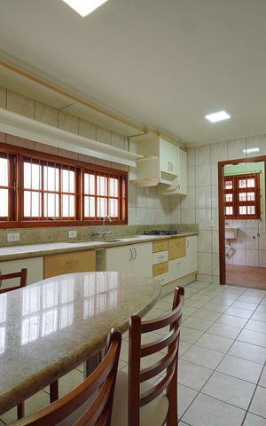 Casa para alugar com 130m², 3 quartos e 2 vagasCozinha