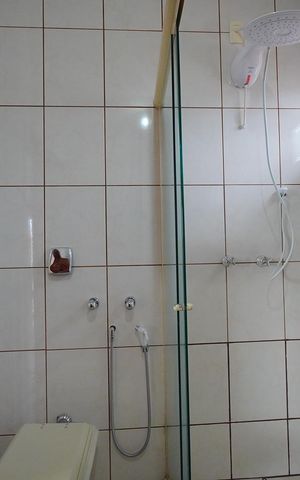 Casa para alugar com 130m², 3 quartos e 2 vagasBanheiro da Suíte 