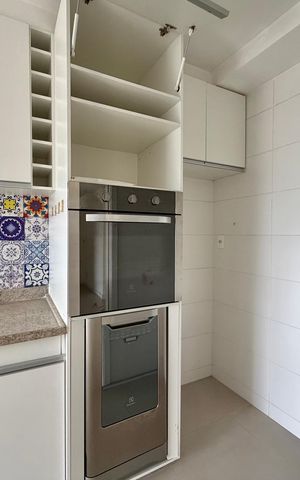 Apartamento para alugar com 82m², 2 quartos e 2 vagasCozinha