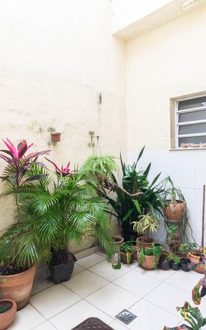 Casa à venda com 140m², 4 quartos e 1 vagaJardim interno