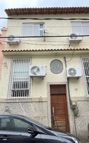 Casa à venda com 140m², 4 quartos e 1 vaga Casa à venda com 140m², 4 quartos e 1 vagaFachada