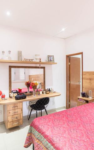 Casa à venda com 140m², 4 quartos e 1 vagaSuíte 1