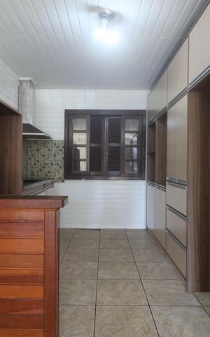 Casa para alugar com 120m², 2 quartos e 2 vagasCozinha - Armários