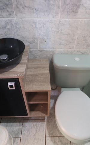 Casa para alugar com 120m², 2 quartos e 2 vagasBanheiro 