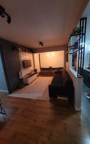 Apartamento para alugar com 77m², 3 quartos e 2 vagas Apartamento para alugar com 77m², 3 quartos e 2 vagasSala