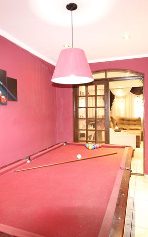 Casa à venda com 156m², 3 quartos e 1 vagaSala de jogos