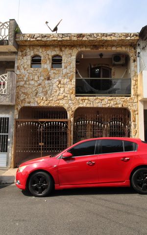 Casa à venda com 156m², 3 quartos e 1 vagaFachada