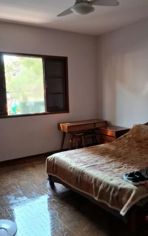 Casa à venda com 150m², 3 quartos e 3 vagas Casa à venda com 150m², 3 quartos e 3 vagasQuarto