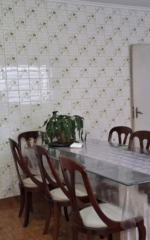 Casa à venda com 150m², 3 quartos e 3 vagas Casa à venda com 150m², 3 quartos e 3 vagasCozinha