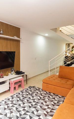 Casa de condomínio à venda com 150m², 3 quartos e 2 vagas Casa de condomínio à venda com 150m², 3 quartos e 2 vagasSala