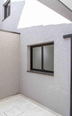 Casa à venda com 67m², 2 quartos e 1 vagaÁrea de Serviço
