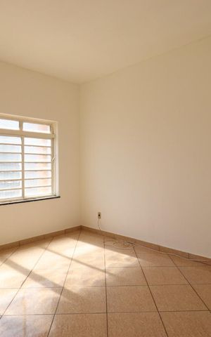 Casa para alugar com 280m², 2 quartos e 1 vaga Casa para alugar com 280m², 2 quartos e 1 vagaSala