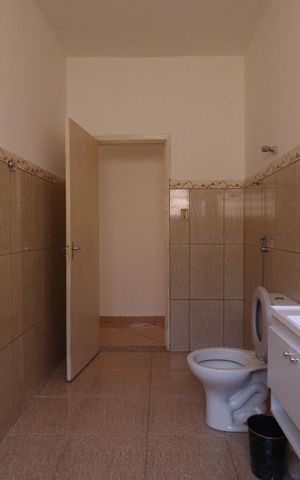 Casa para alugar com 280m², 2 quartos e 1 vaga Casa para alugar com 280m², 2 quartos e 1 vagaBanheiro