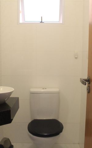 Casa à venda com 193m², 3 quartos e 2 vagasLavabo