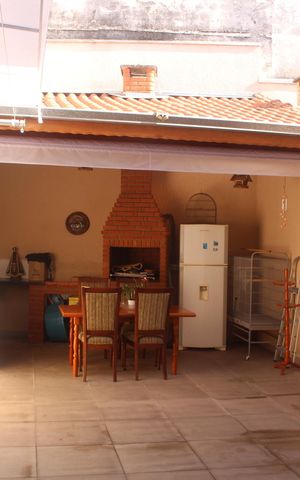 Casa à venda com 193m², 3 quartos e 2 vagasQuintal