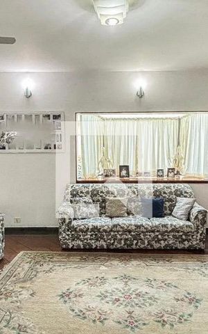 Casa à venda com 378m², 4 quartos e 5 vagasSala