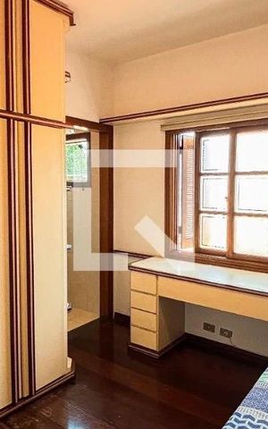 Casa à venda com 378m², 4 quartos e 5 vagasQuarto