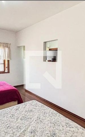 Casa à venda com 378m², 4 quartos e 5 vagasQuarto