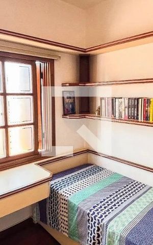 Casa à venda com 378m², 4 quartos e 5 vagasQuarto