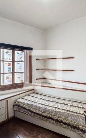 Casa à venda com 378m², 4 quartos e 5 vagasQuarto