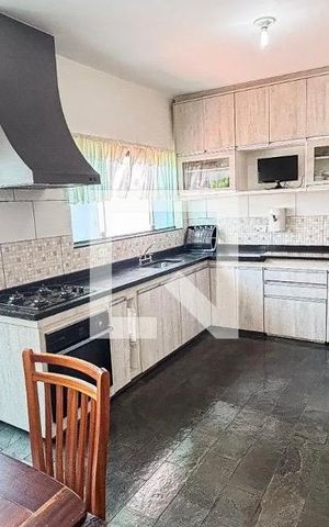 Casa à venda com 378m², 4 quartos e 5 vagasCozinha
