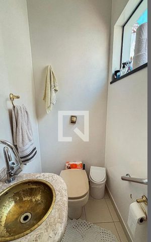 Casa à venda com 378m², 4 quartos e 5 vagasBanheiro
