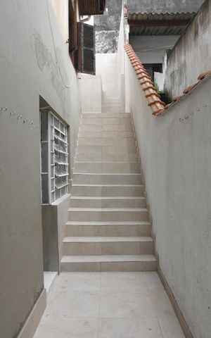 Casa à venda com 180m², 2 quartos e 2 vagas Casa à venda com 180m², 2 quartos e 2 vagasQuintal