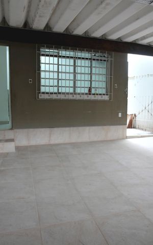 Casa à venda com 180m², 2 quartos e 2 vagas Casa à venda com 180m², 2 quartos e 2 vagasGaragem