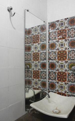 Casa à venda com 180m², 2 quartos e 2 vagas Casa à venda com 180m², 2 quartos e 2 vagasLavabo