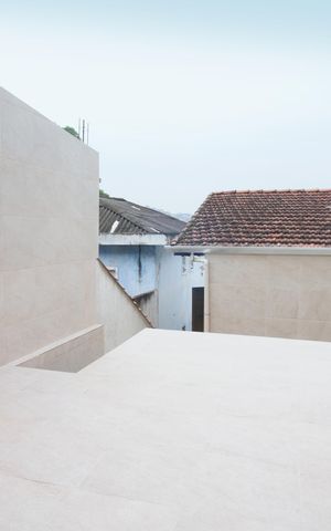 Casa à venda com 180m², 2 quartos e 2 vagas Casa à venda com 180m², 2 quartos e 2 vagasQuintal