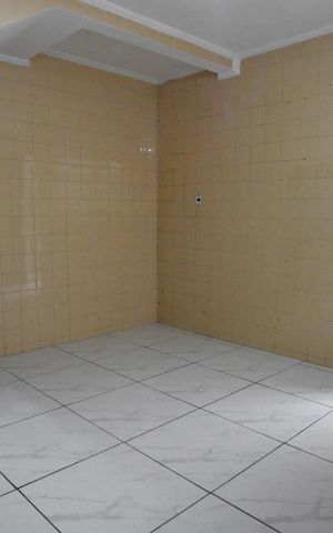 Casa à venda com 180m², 2 quartos e 2 vagas Casa à venda com 180m², 2 quartos e 2 vagasCozinha