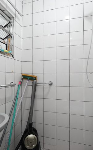 Casa à venda com 277m², 2 quartos e 2 vagasBanheiro de serviço